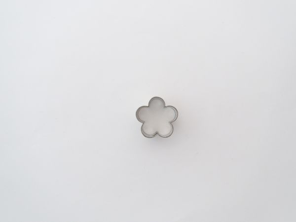 Mini Ausstecher Blume 2,6 cm